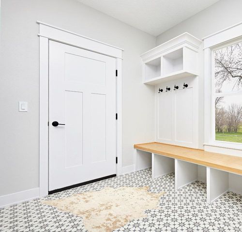 NuLOOM Iraida Contemporary Faux Cowhide Area Rug, 3' 10" x 5', Off-white in White Modern Entryway