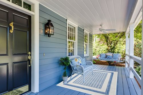 HomeRoots 5' X 7' Navy Blue Geometric Dhurrie Area Rug in Light Blue Patio