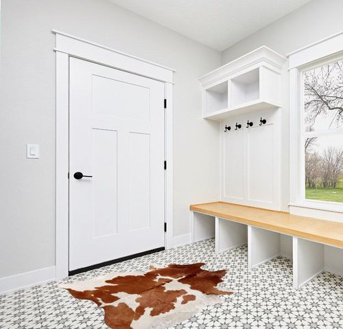 Brown and White Cowhide Rug Natural Cow Skin Cow Hide Leather Area Rug Hair On, Small 5 ft X 4 ft Premium Brown White Shed Free Natural Hide in White Modern Entryway