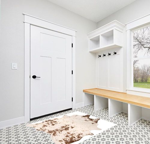 nuLOOM Iraida Contemporary Faux Cowhide Area Rug, 3' 10" x 5', Brown in White Modern Entryway
