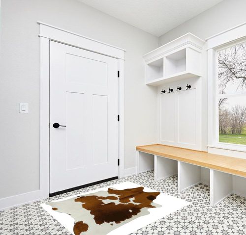 Brown & White Cowhide Area Rug Natural Premium Quality Cow Skin Hair On Leather Rug for Bedroom Décor 5ft x 4ft (60Inch x 48Inch, 152.4CM x 121.92CM) Medium in White Modern Entryway