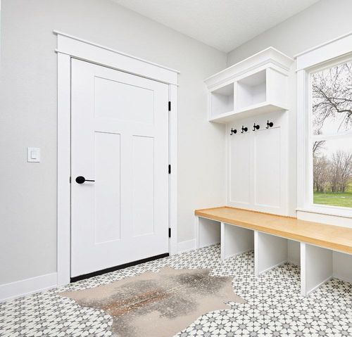 Loloi II Bryce Collection BZ-07 Pewter/Gold, Contemporary 3'-10" x 5' Accent Rug in White Modern Entryway