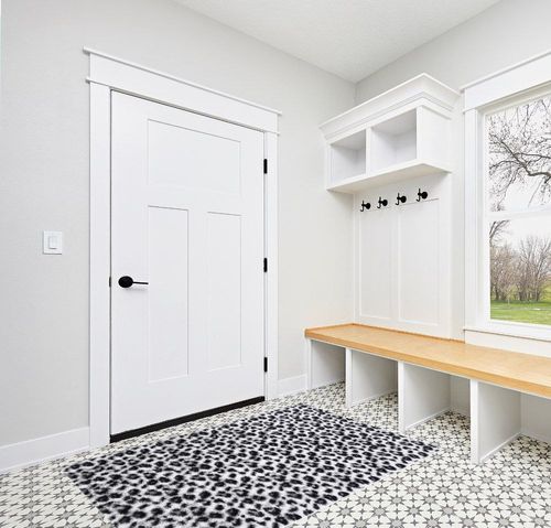 Fluffy Leopard Print Rug 4x6 Feet in White Modern Entryway