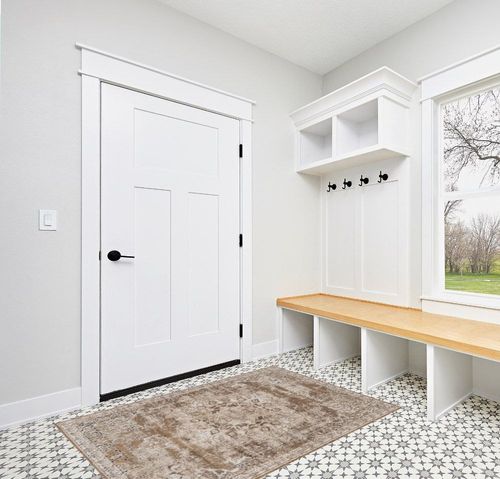 Cara Border Kakhi Area Rug Sand & Stable Rug Size: Rectangle 4' x 6' in White Modern Entryway