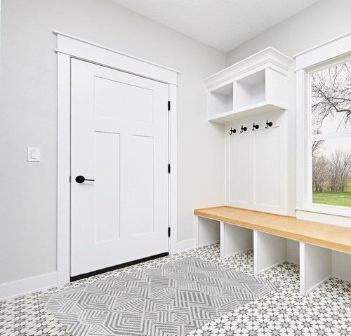 JONATHAN Y SBH103A-4 Jordan High-Low Pile Art Deco Geometric Indoor Outdoor Area-Rug Bohemian Contemporary Easy-Cleaning Bedroom Kitchen Backyard Patio Porch Non Shedding, 4 ft x 6 ft, White/Black in White Modern Entryway