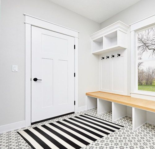 DII Outdoor Rug Collection Reversible Woven Polypropylene Plastic Straw Mat, 4x6-Feet, Black & White in White Modern Entryway