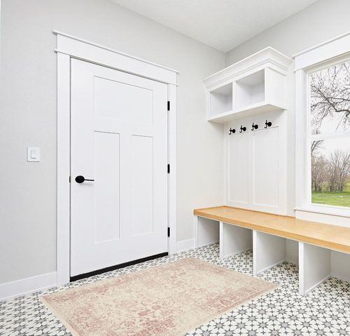 SAFAVIEH Adirondack Collection Accent Rug - 4' x 6', Ivory & Rose, Oriental Distressed Design, Non-Shedding & Easy Care, Ideal for High Traffic Areas in Entryway, Living Room, Bedroom (ADR109H) in White Modern Entryway