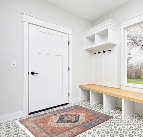 nuLOOM Diandra Persian Medallion Tasseled Area Rug, 4x6, Multi in White Modern Entryway