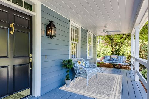 Mark&Day Outdoor Rugs, 5x7 Agency Cottage Denim Indoor/Outdoor Area Rug, Blue Ivory Carpet for Patio, Porch, Deck, Bedroom, Living Room or Kitchen (5'3" x 7') in Light Blue Patio