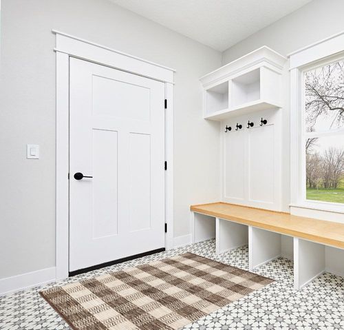 SAFAVIEH Kilim Collection Accent Rug - 4' x 6', Light Grey & Brown, Handmade Flat Weave Wool, Ideal for High Traffic Areas in Entryway, Living Room, Bedroom (KLM351A) in White Modern Entryway