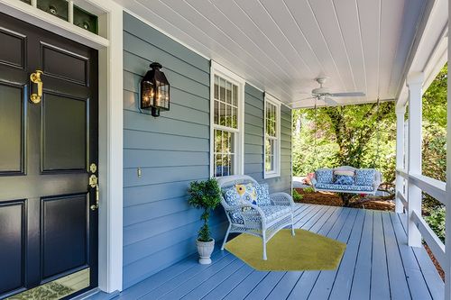 4.6 ft, Green fluffy rug in Light Blue Patio