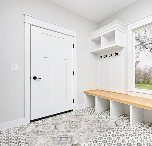 SAFAVIEH Suzani Collection Accent Rug - 4' x 6', Ivory & Grey, Handmade Boho Wool, Ideal for High Traffic Areas in Entryway, Living Room, Bedroom (SZN336A) in White Modern Entryway