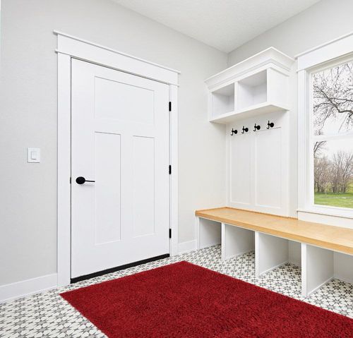 Everyday Shag Rug 5' x 8' in White Modern Entryway