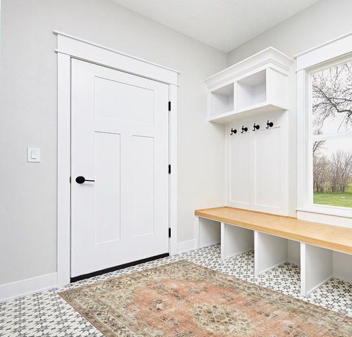 nuLOOM Ren Vintage Floral Machine Washable Area Rug in White Modern Entryway