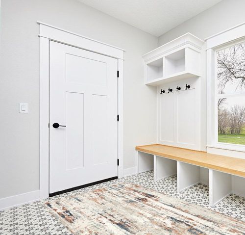 nuLOOM Viviana Transitional Abstract Beige 5 ft. x 8 ft. Area Rug in White Modern Entryway