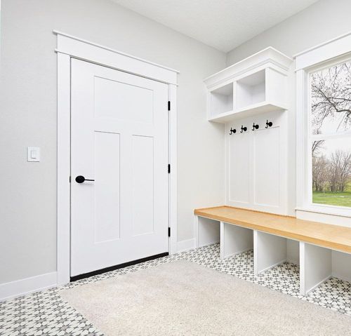 nuLOOM Clare Solid Shag Area Rug, 5' 3" x 7' 6", White in White Modern Entryway