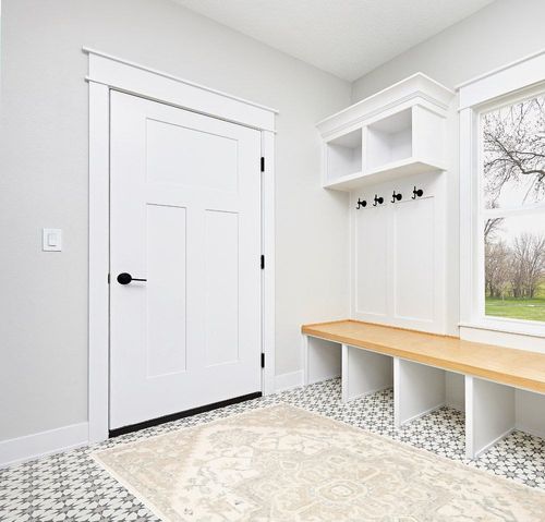 SAFAVIEH Micro-Loop Collection Area Rug - 5' x 8', Ivory & Beige, Handmade Shabby Chic Medallion Wool, Ideal for High Traffic Areas in Living Room, Bedroom (MLP503B) in White Modern Entryway