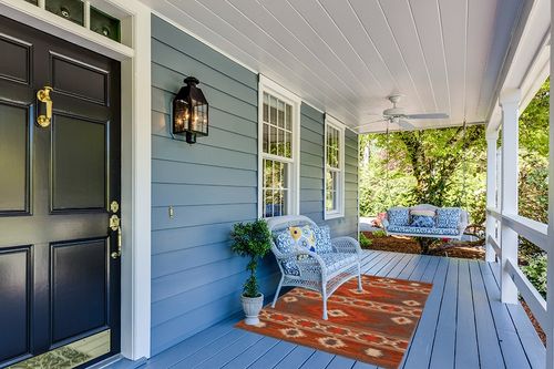 Safavieh Kilim Collection Accent Rug - 4' x 6', Brown & Dark Grey, Handmade Tribal Southwestern Boho Rustic Wool, Ideal for High Traffic Areas in Entryway, Living Room, Bedroom (KLM331T) in Light Blue Patio