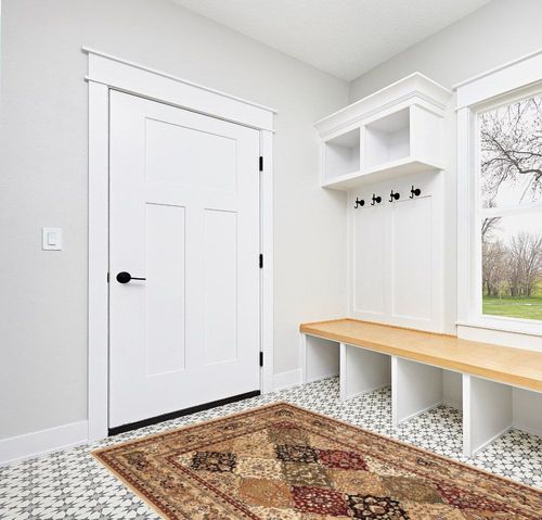 SAFAVIEH Lyndhurst Collection Area Rug - 5'3" x 7'6", Multi & Beige, Traditional Oriental Design, Non-Shedding & Easy Care, Ideal for High Traffic Areas in Living Room, Bedroom (LNH221C) in White Modern Entryway