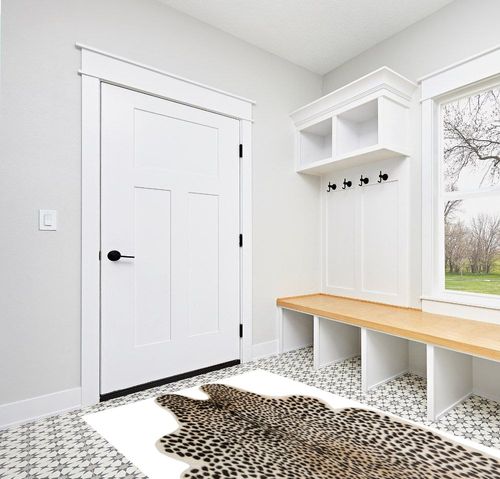 Erin Gates by Momeni Acadia Cheetah Multi Faux Hide Area Rug 5'3" X 7'10" - Multicolor in White Modern Entryway