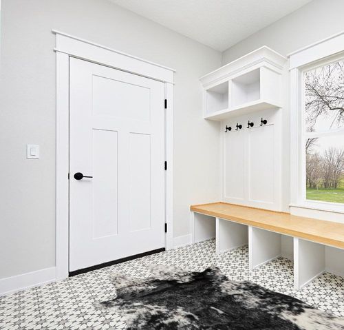 Luxe Faux Cowhide Rug for Rustic and Western Decor | Low Pile Faux Fur Rug with Salt/Pepper Black + White Cow Print | Cruelty-Free Fade Resistant Living Room Rugs | 5-1/4 x 7-1/2 ft in White Modern Entryway