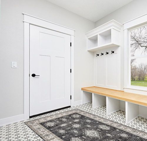 nuLOOM Mollie Machine Washable Traditional Border Area Rug, 5x8, Charcoal in White Modern Entryway