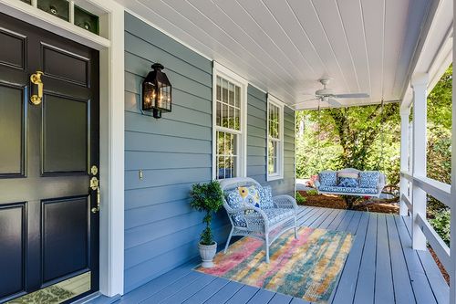 HomeRoots 4' X 6' Pink and Blue Abstract Power Loom Area Rug in Light Blue Patio