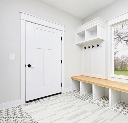 Loloi II Bliss Shag Collection BLS-02 White/Grey 5'-3" x 7'-6" Area Rug in White Modern Entryway