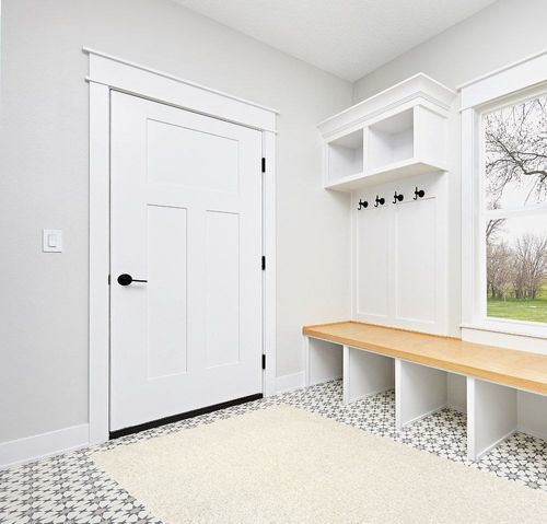 nuLOOM Marlow Machine Washable Soft Shaggy Faux Sheepskin Area Rug, 5x8, White in White Modern Entryway