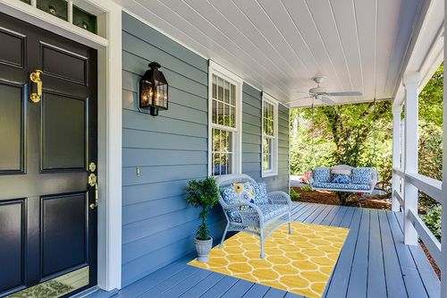Unique Loom Trellis Frieze Collection Area Rug - Rounded (4' 1" x 6' 1", Yellow/ Ivory) in Light Blue Patio