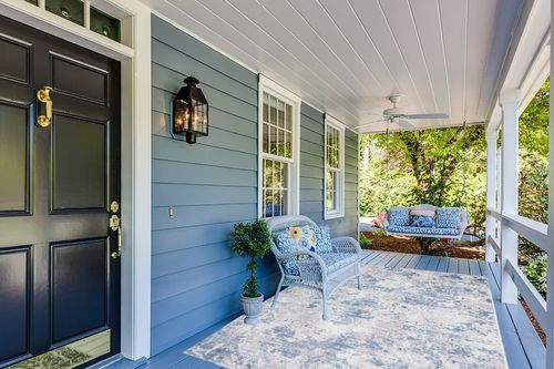 SAFAVIEH Amelia Collection Area Rug - 6' x 9', Grey & Blue, Modern Abstract Design, Non-Shedding & Easy Care, Ideal for High Traffic Areas in Living Room, Bedroom (ALA705F) in Light Blue Patio