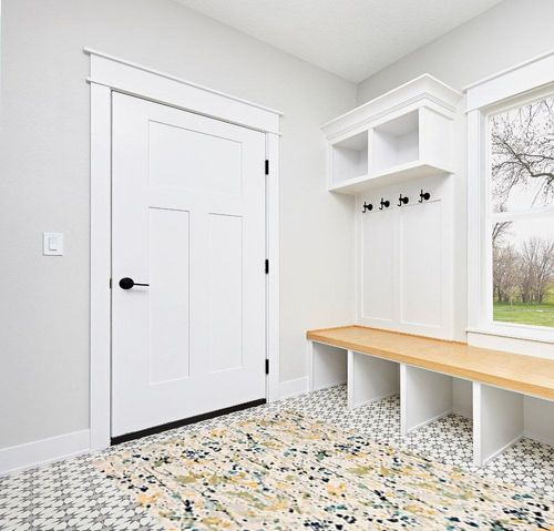 SAFAVIEH Evoke Collection 5'1" x 7'6" Ivory / Yellow EVK284C Modern Abstract Non-Shedding Living Room Bedroom Area Rug in White Modern Entryway