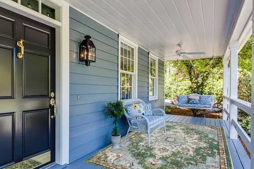 SAFAVIEH Madison Collection Area Rug - 6' x 9', Green & Turquoise, Boho Chic Medallion Distressed Design, Non-Shedding & Easy Care, Ideal for High Traffic Areas in Living Room, Bedroom (MAD473Y) in Light Blue Patio