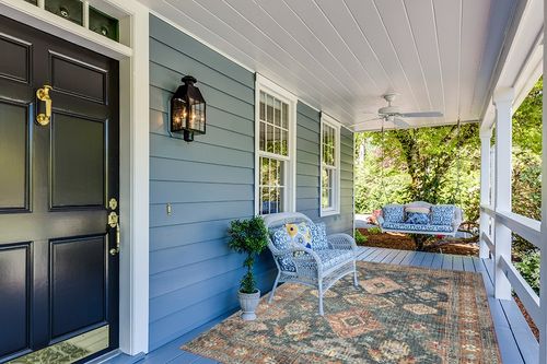 Loloi II Skye Collection SKY-10 SEA / RUST, Traditional 6'-0" x 9'-0" Area Rug in Light Blue Patio