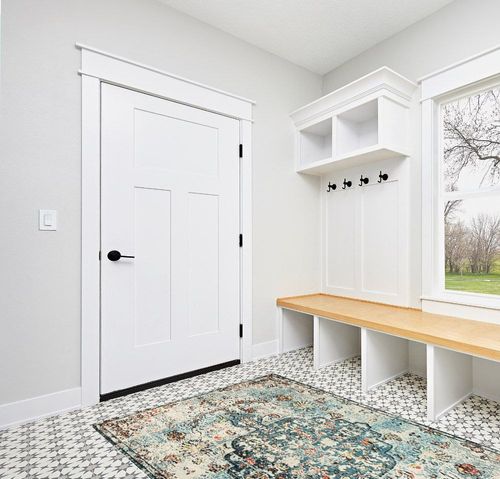 Bohemian Floral Medallion Area Rug in White Modern Entryway