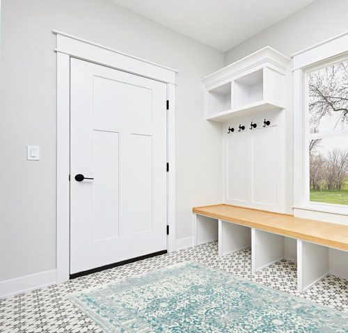 Vintage Jute Area Rug in White Modern Entryway