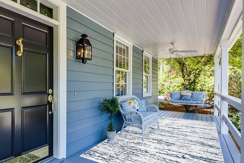 SAFAVIEH Amelia Collection Area Rug - 6' x 9', Grey & Navy, Modern Abstract Design, Non-Shedding & Easy Care, Ideal for High Traffic Areas in Living Room, Bedroom (ALA768B) in Light Blue Patio