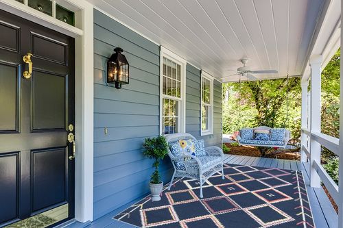 SAFAVIEH Bellagio Collection 6' x 9' Navy / Multi BLG563N Handmade Moroccan Boho Premium Wool Area Rug in Light Blue Patio