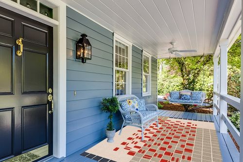 SAFAVIEH Genre Collection Area Rug - 6' x 9', Grey & Red, Handmade Wool, Ideal for Living Room, Bedroom, Dining (GRE206F-6) in Light Blue Patio