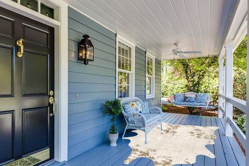 nuLOOM Marcia Machine Washable Faux Cowhide Area Rug, 5' 9" x 7' 7", Off White in Light Blue Patio