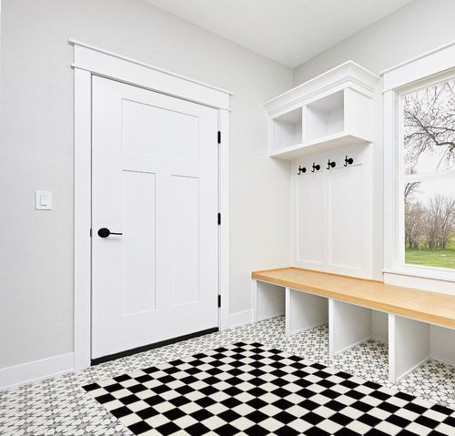 LUXE WEAVERS Checkered Black and White Geometric 5x7 Area Rug in White Modern Entryway