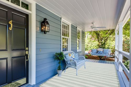 Safavieh Augustine Collection Area Rug - 6'4" x 9'6", Ivory & Green, Cotton Stripe Fringe Design, Non-Shedding & Easy Care, Ideal for High Traffic Areas in Living Room, Bedroom (AGT501Y) in Light Blue Patio