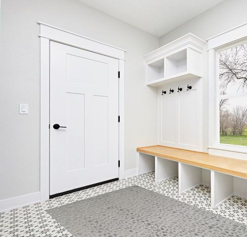 CosmoLiving by Cosmopolitan HZ50A Cougar Area Rug, Snow Leopard in White Modern Entryway