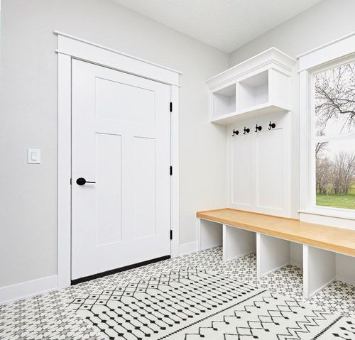 Hauteloom Ringwood 5' 3" x 7' 3" Moroccan Farmhouse Shag - Black, Charcoal, White Bohemian Area Rug - Rectangle - Polypropylene and Polyester Blend in White Modern Entryway