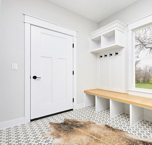 Loloi II Odessa Collection ODE-01 Mocha/Sand 5' x 6'-6" Area Rug in White Modern Entryway