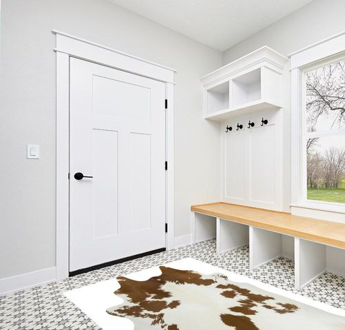 Brown & White Cowhide Area Rug Natural Premium Quality Cow Skin Hair On Leather Rug for Bedroom Décor 5ft x 7ft (60Inch x 84Inch, 152.4CM x 213.36CM) XX-Large in White Modern Entryway