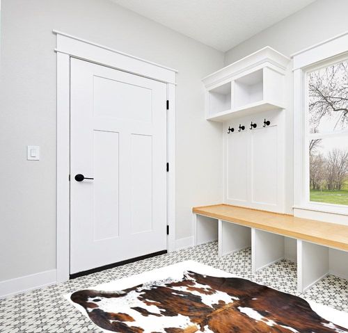 rodeo Genuine Cowhide Rug: Hand-Picked & Authentic Real Cowhide Rug for western Home Decor -TEXAS rug Cow Hide Rug Large Sized at 6x7ft - Rustic rug, Unique, Durable, Leather Cow Carpet Rugs -Tricolor in White Modern Entryway