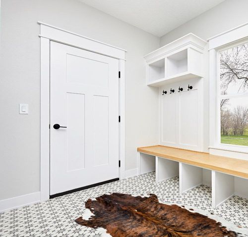 HIDES BAZAAR Brown Brindle Cowhide Rug, Premium Quality Genuine Leather Cow Hide, Brown, Black and White Area Rug (5x7 ft) in White Modern Entryway