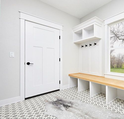 Loloi II Odessa Collection ODE-02 Silver/Grey 5' x 6'-6" Area Rug in White Modern Entryway