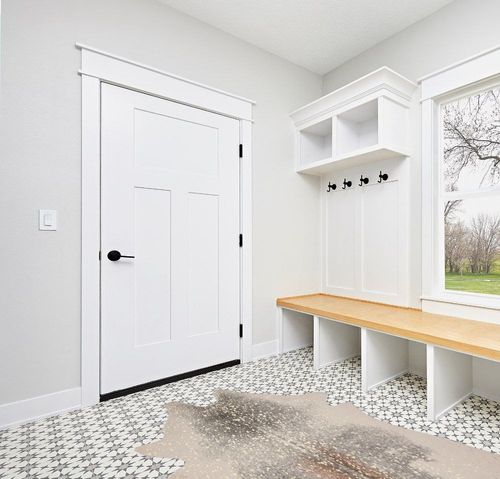 Loloi II Bryce Collection BZ-07 Pewter/Gold, Contemporary 5' x 6'-6" Area Rug in White Modern Entryway